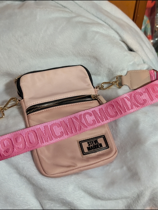 Steve Madden Handbags - Steve Madden Pink Crossbody Phone Bag with Detachable Strap